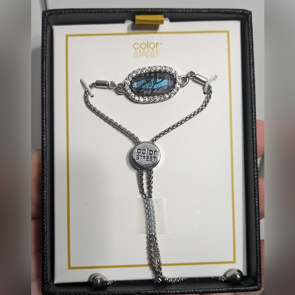 Color Street Stylist Exclusive Bracelet BNIB - Picture 1 of 2